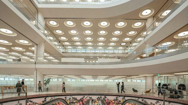 세계적 건축가 노먼 포스터가 설계한 한국앤컴퍼니그룹 본사 '테크노플렉스' 일반에 공개