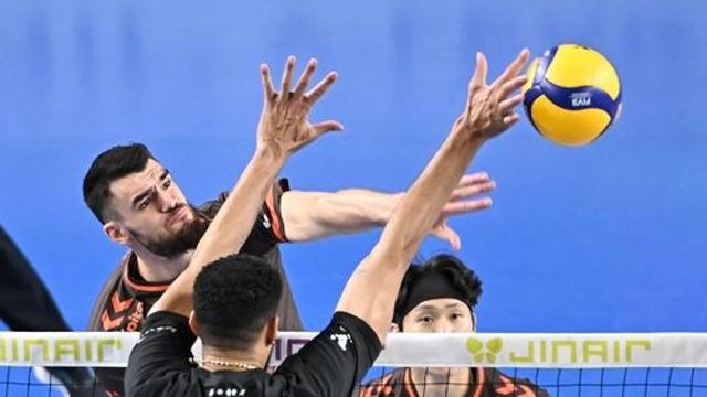 남자배구 OK, 3연승 현대 꺾고 연패 탈출…여자 페퍼, 선두 도약(종합)