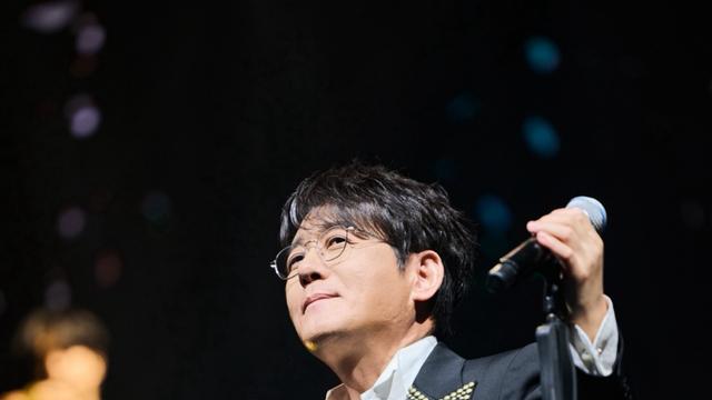 신승훈, 35년의 시간 담았다…전석 매진 속 단독 콘서트 성료