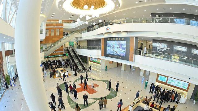 평양종합병원 착공 5년반 만에 개원…북 