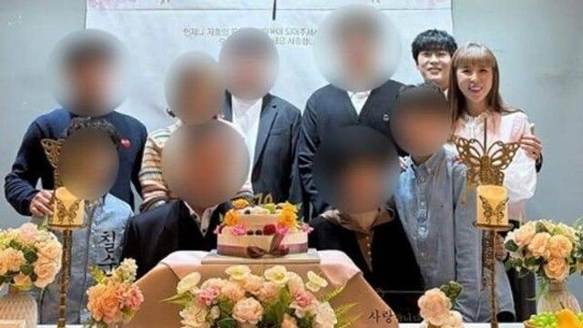 '예비사위' 문원, ♥신지 父 칠순잔치 참석…화목한 가족사진