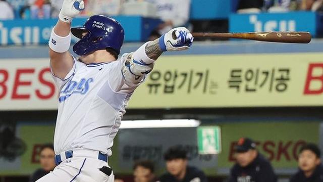 통산 418홈런·2년 연속 50홈런 '국민 거포' 유니폼 벗는다