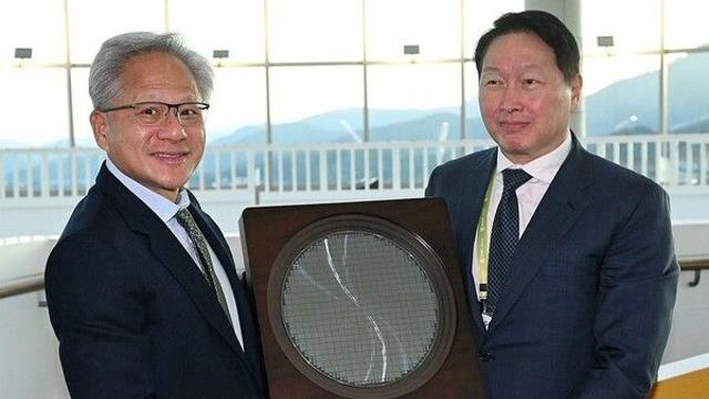 SK하이닉스, 주가 60만 원 돌파…AI 생태계 확장으로 '100만 원' 전망