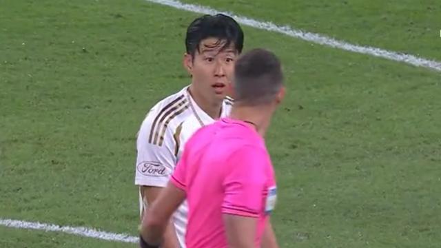 1골 1AS 손흥민, 이례적 '깊은 빡침' 폭발!…심판 앞에서 '썩은 얼굴+놀라는 표정' 왜?