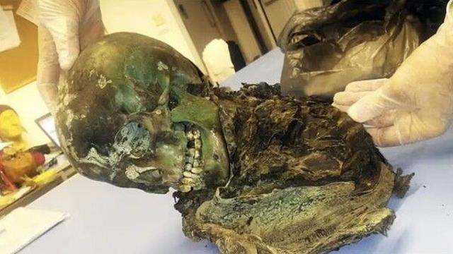 '초록빛 미라'의 비밀, 300년 만에 풀렸다