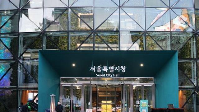 오세훈 측, 조국 겨냥해 “철 지난 구호 외치는 모습 한심···집값 급등 원인도 몰라”