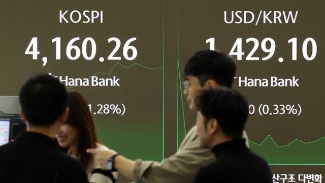 코스피, AI·반도체 훈풍 타고 '4180.51' 사상 최고가 터치... 개인 매수세 강력 유입