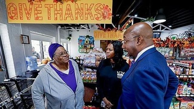 '셧다운으로 중단위기' 美 저소득층 식비지원, 일부 유지