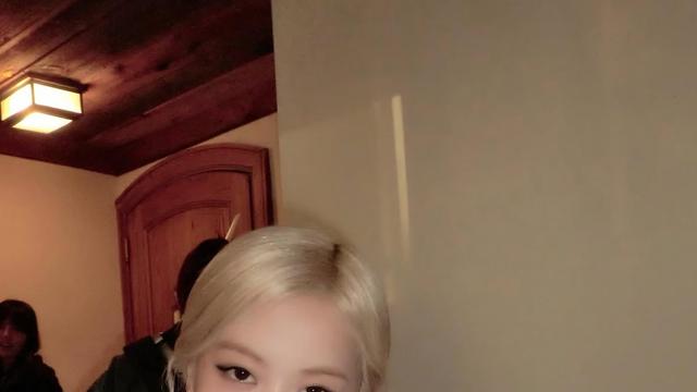 채도 낮춘 립이 트렌드다! 2025 가을 뮤트 립·페일 톤 메이크업 총정리