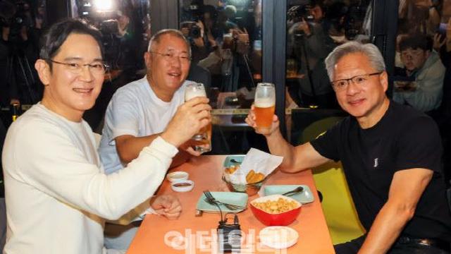 총수세트 나오나?…젠슨 황 효과에 노 저을 줄 알았더니