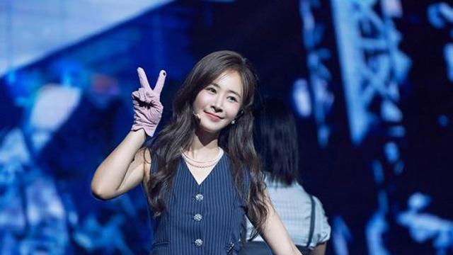 권유리, 세번째 팬미팅 투어 시작…