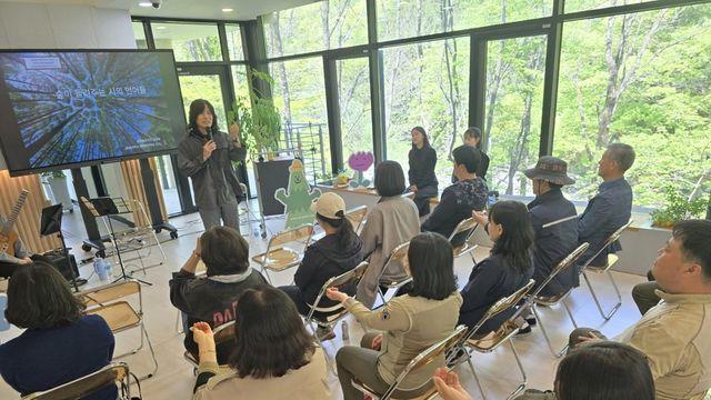 덕유산국립공원 8일 생태인문예술 행사…도서전·트레킹·낭독회