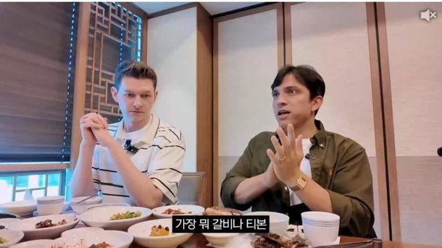 뼈치킨이 순살치킨보다 좋다는 안젤리나 다닐로바ㄷ