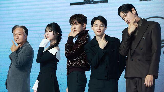 [NC포토] 포즈 취하는 '조각도시' 주역들