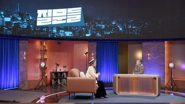 '문화훈장' 지드래곤, 손석희와 재회…