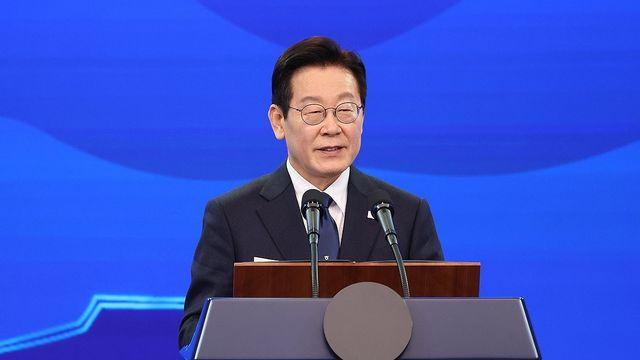 李대통령 국정 지지율 53.0%…민주당 45.4%·국힘 37.9%[리얼미터]