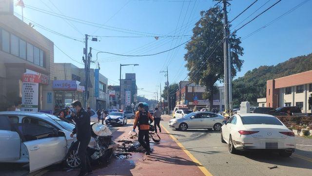 완주 도로서 승용차 4대 충돌…1명 숨져