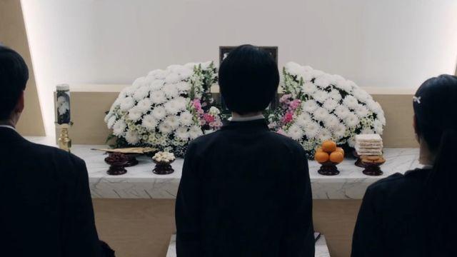 “父 임종 아직인데”…부의금 위해 장례 먼저 치른 블랙코미디 ‘한국 영화’