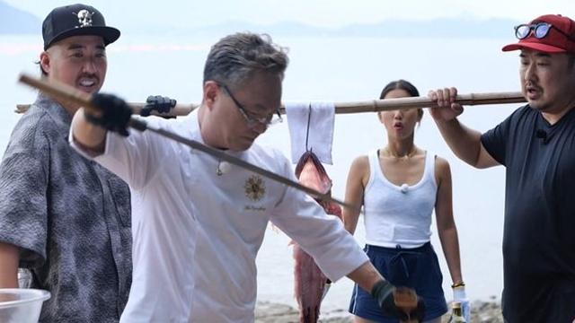 안유성, 비장의 무기 꺼냈다…충격 가득 아귀 해체쇼 (푹다행)