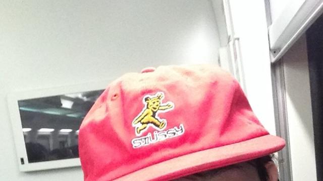 이유미 인스타 속 빨간 볼캡, 정체는 스투시 [스타연구소]