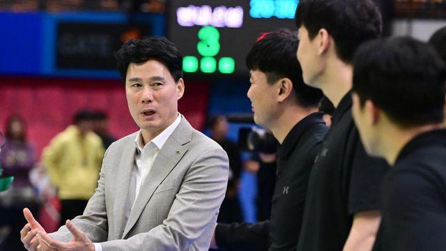 [SD 수원 인터뷰] 선두 도약에도 방심하지 않는 강성형 현대건설 감독, “주전 중 4명이나 몸 상태가 정상이 아니지만…”