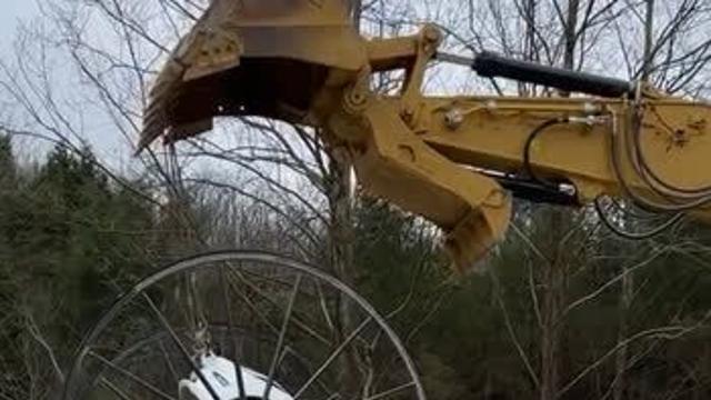 무지 큰 바퀴로 바꾼 테슬라