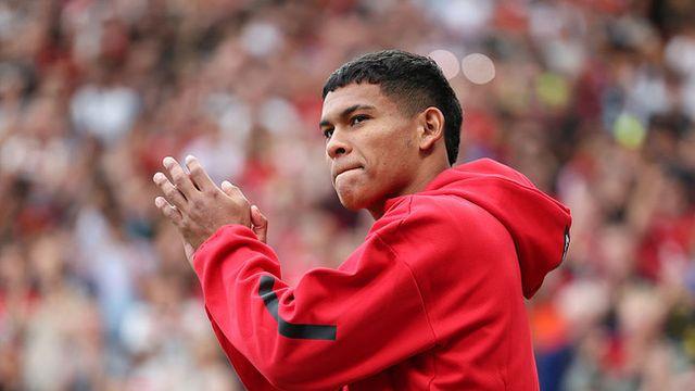 ‘루크 쇼 형 긴장해!’...맨유, 파라과이 신예 LB 출전 기회 늘린다 → “1군 승격 기대감 커졌어”