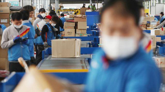 ‘새벽배송’ 금지 두고 노동계도 갈등…“과로 방지 vs 생계 위협” 진실은?