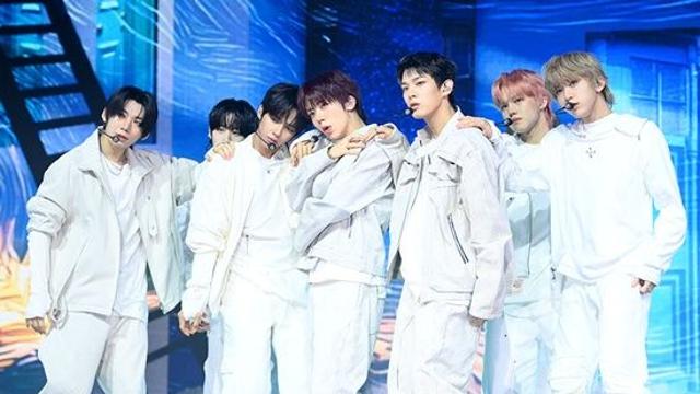 아홉, 여덟이서 첫 컴백…