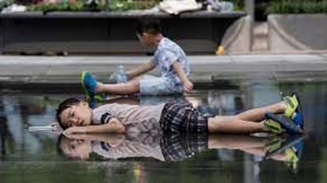 폭염에 쓰러지던 알바.