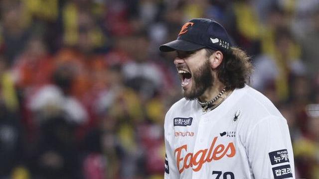 'KS 준우승' 한화, 빅리그 관심받는 폰세·와이스와 재계약 가능할까