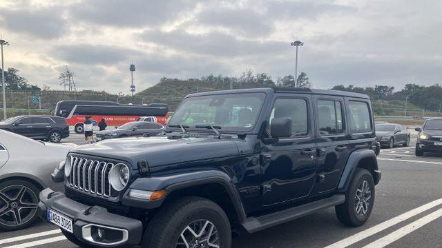 [타봤어요]묵직함과 강인함의 끝판왕 '지프 랭글러 사하라'