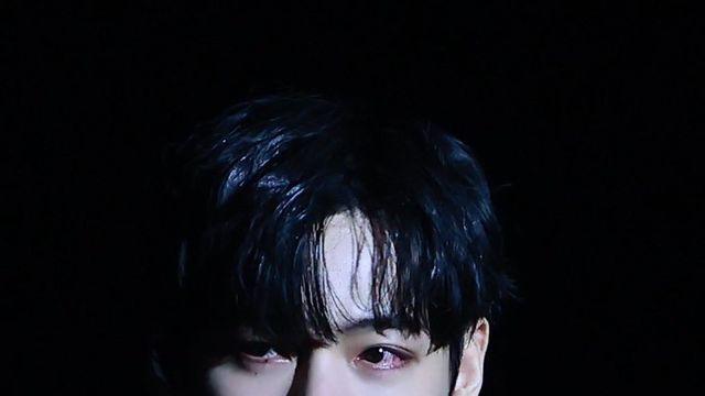 방탄소년단 진이 불러 세운 뷔, 예정에 없던 ‘라이브 폭발’