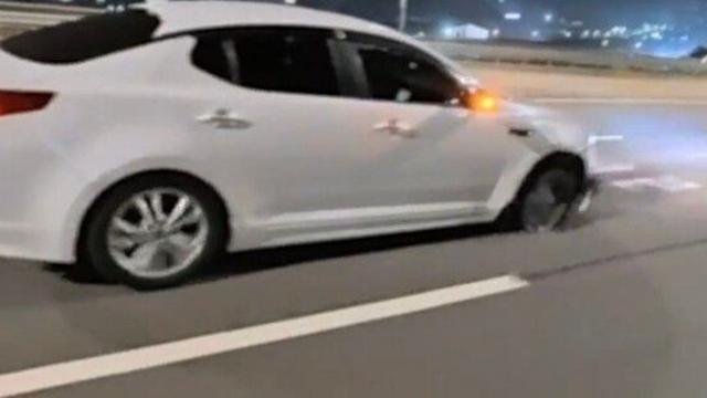 '아슬아슬' 타이어 터진 채 10㎞ 음주 질주…시민·경찰이 잡았다