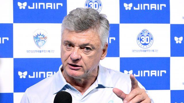 [SD 대전 인터뷰] “끝까지 볼 건드린 선수들 칭찬해” 헤난 대한항공 감독에게 승리 만큼 값진 선수들의 끈기