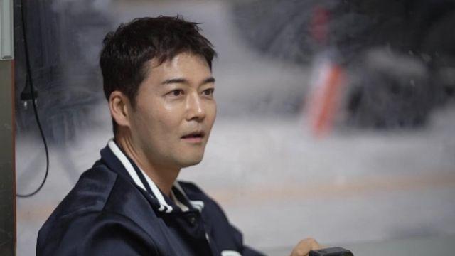 ‘77년생’ 전현무 “부모님이 81년생?” 소녀 팬 말에 카메라 놓쳤다