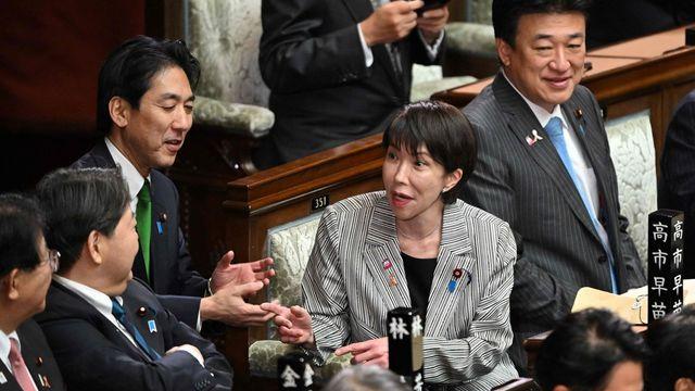 다카이치, 총리·각료 월급 줄인다…총리는 최대 1천만원↓