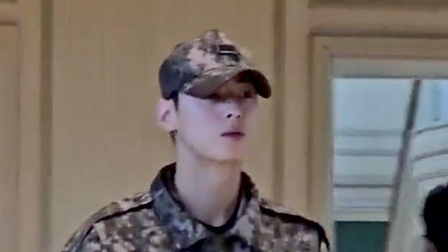 [왓IS] “지금 전화해”…’군 복무’ 차은우, APEC 만찬 사회→번호 공개