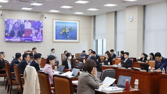 “무경력인데 만점?”···경찰, 유승민 딸 유담 ‘인천대 교수 임용 특혜 의혹’ 수사 착수