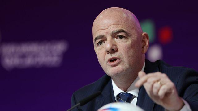 “인판티노는 평화의 수호자?” FIFA, 북중미월드컵 조추첨식과 함께 ‘평화상’ 시상→보여주기식 행정의 ‘끝판왕’ 비판도