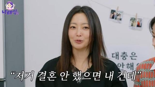 김희선 “출산·육아로 6년 공백, 드라마 보며 ‘결혼 안했으면 저 배역 내 건데’ 투덜” [RE:뷰]