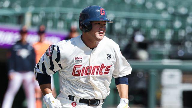 박병호 타격폼에 가르시아 체격...김동현, 홈런 꼴찌 롯데에 등장한 '거포 기대주' [IS 피플]