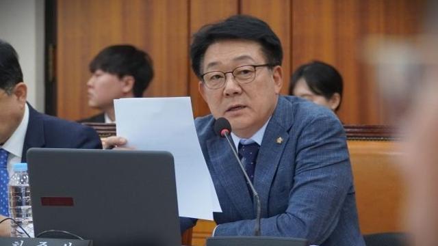 허종식 “중고차 수출 컨테이너에 가스 용기 등 위험물 무단 탑재… 인천항 안전 시스템 붕괴”