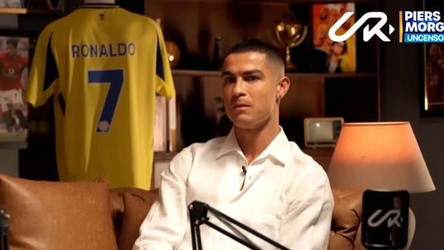 '충격 발언' 호날두, 메시 이어 친정팀 맨유 저격!…