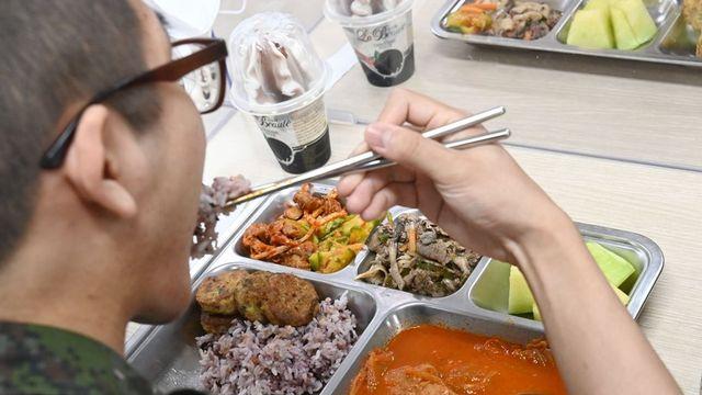 또 군부대 '집단 식중독' 의심 사례 발생…'뒷북 신고' 논란