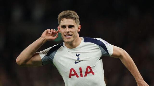 '손흥민 빙의' 토트넘 판데펜…70m 폭풍 질주 후 환상골