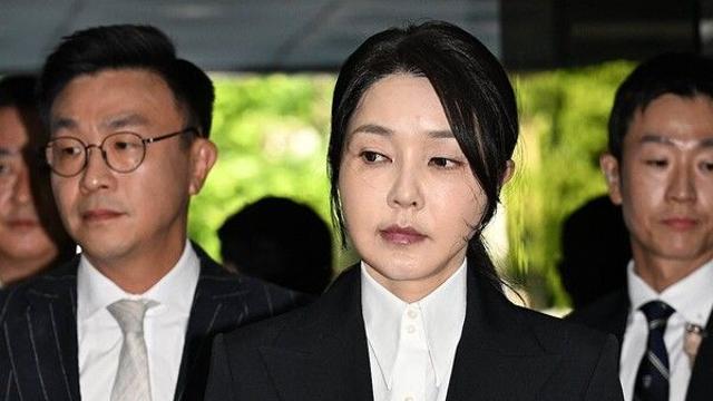 [이슈] 김건희 특검, 김건희 모친·오빠 11일 재소환…김건희 