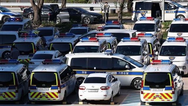 '경주 APEC서 술판 벌인 경찰…알고보니 고교생에 압수물 털린 그 경찰'