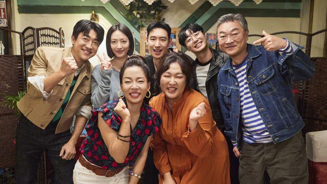 이제훈, 이번엔 다방 출근? ‘무지개운수’ 5인방 티타임 재회