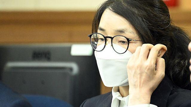 김건희 여사 “샤넬백 두 차례 받아...부족함 깊이 사과”